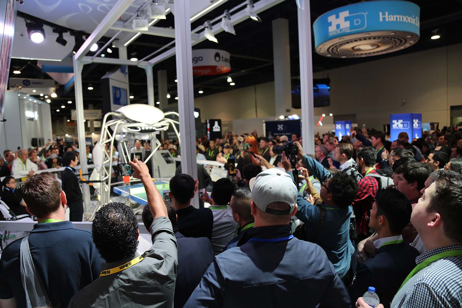Omron Crowd Playing Ping Pong with Robot